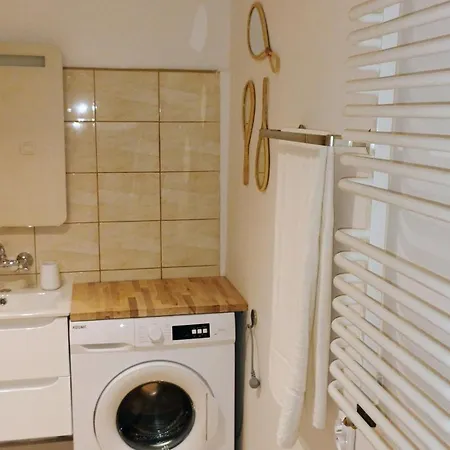 U Latarnika Przy Cichej 9 *